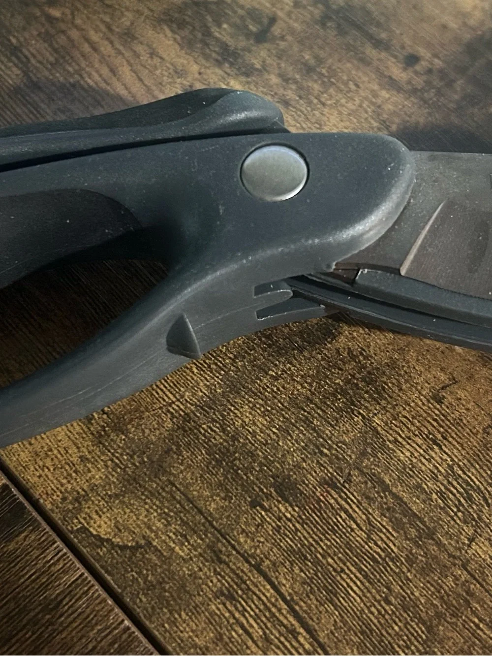 Pampered Chef Black Kitchen Shears - Heavy Duty salad cutting Scissors